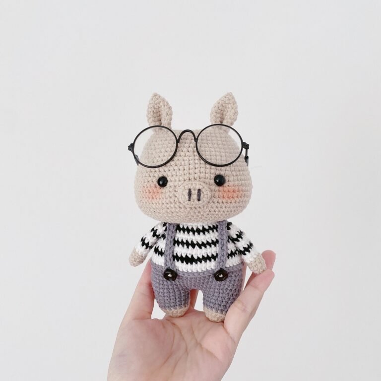 Little Pig Cute  Crochet Animals Pattern With Step-by-Step Instructions