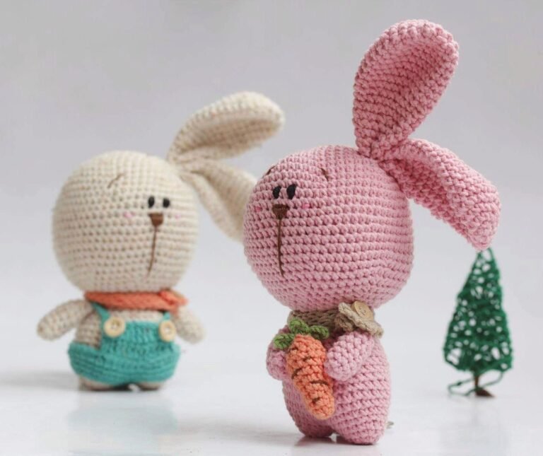 HOPPY THE BUNNY Cute and Easy Crochet Animals Pattern For Beginners With Step-by-Step Instructions