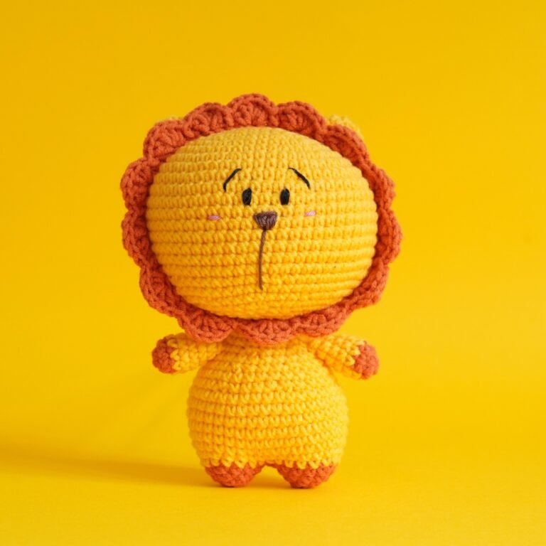 The Lion Cute and Easy Crochet Animals Pattern For Beginners With Step-by-Step Instructions