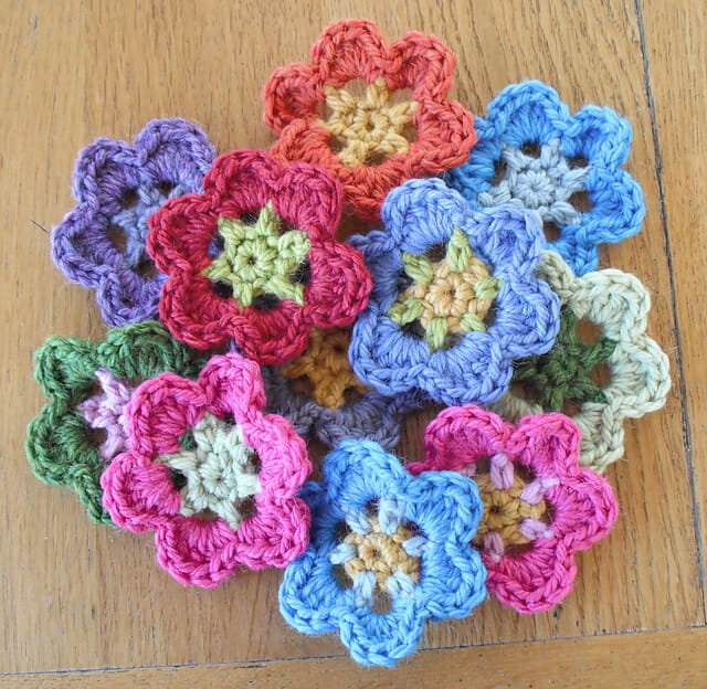 FREE PATTERN Crochet Anniversary Flowers