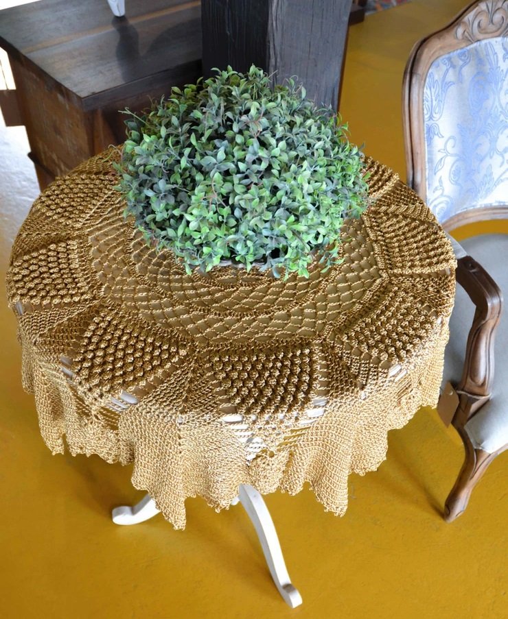 FREE PATTERN Crochet Golden Moments Tablecloth