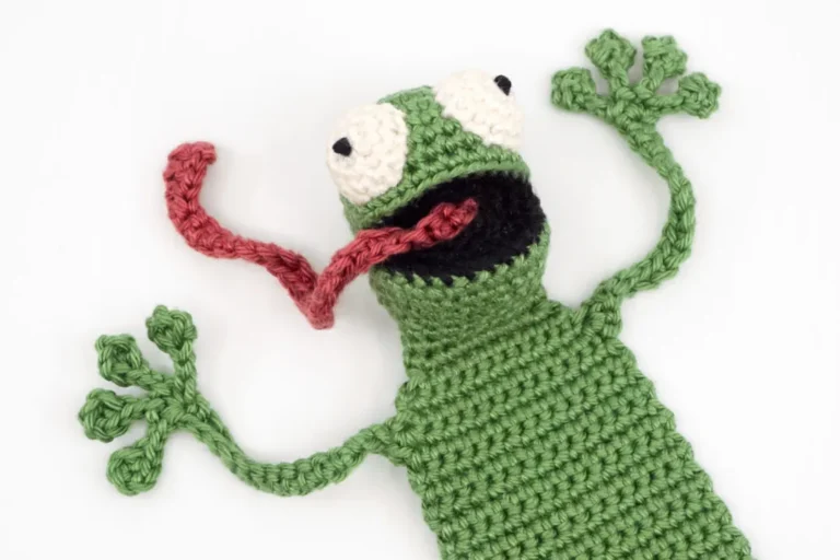 Crochet Pattern Frog Bookmark Amigurumi – “Book Frog”