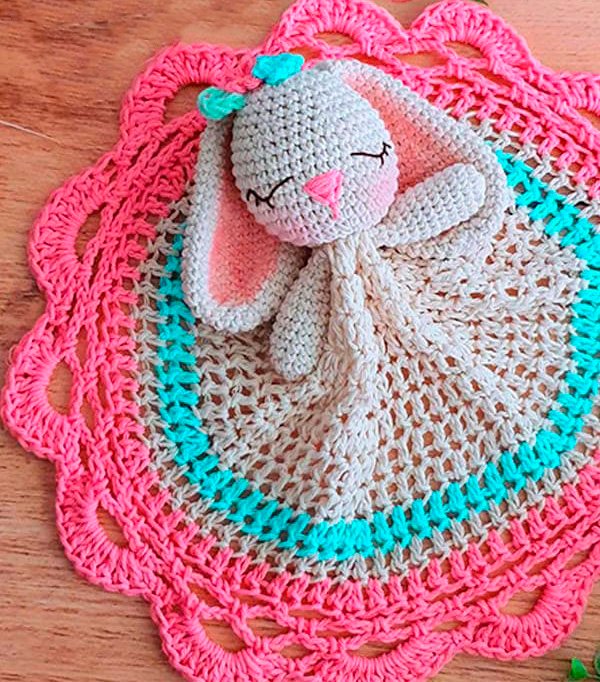 FREE PATTERN Cute Attachment Blanket for Babies Amigurumi