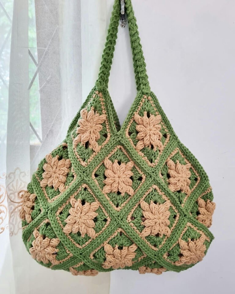 FREE PATTERN 3D Technical Bubble Flower Bag in Crochet