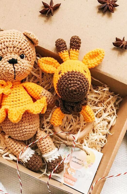 FREE PATTERN Fita the Giraffe Rattle Amigurumi