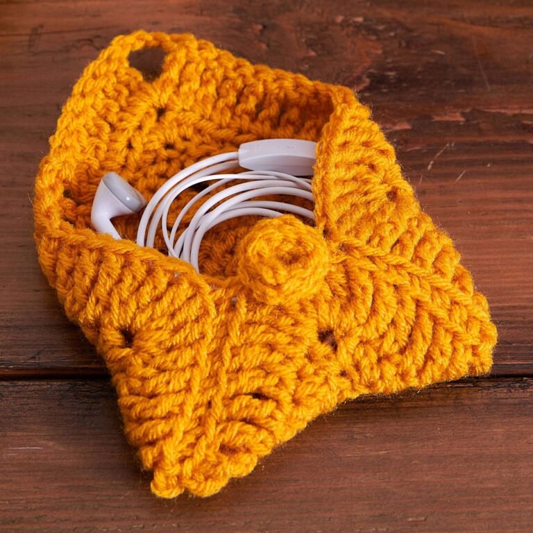 FREE PATTERN Crochet Headphone Envelope