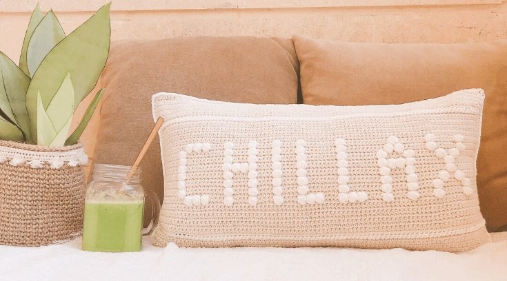 FREE PATTERN Chillax Pillow in Crochet