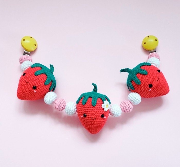 Strawberry Chain Kawaii Amigurumi FREE PATTERN