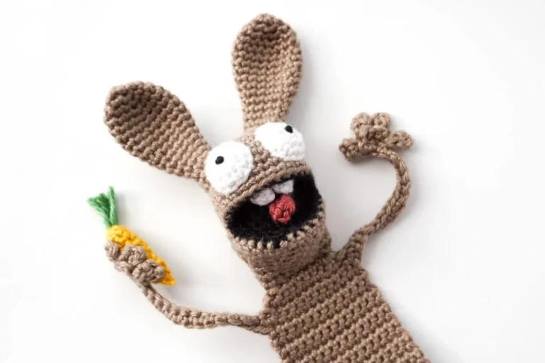 Rabbit Crochet Pattern Amigurumi Bookmark – “Book Rabbit”