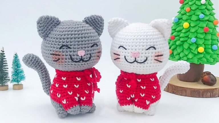 FREE PATTERN Cats Tita and Tibo Christmas Amigurumis