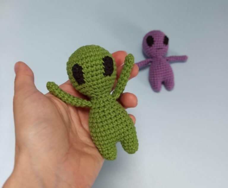 Friends Aliens Toys Amigurumi FREE PATTERN