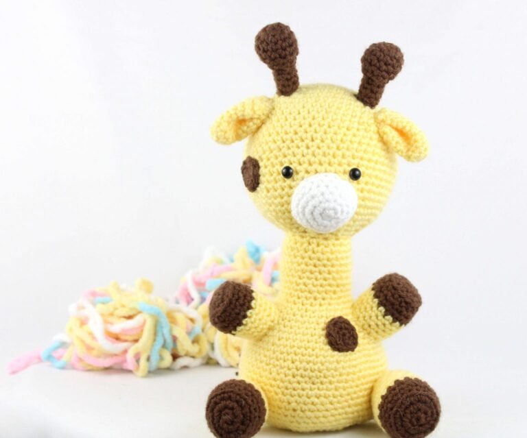 Nasha Giraffe Amigurumi Toy FREE PATTERN