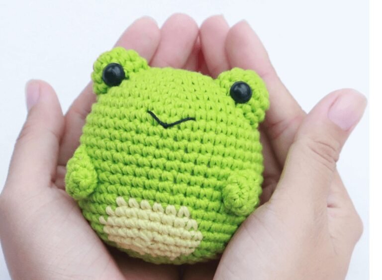 Nita Frog Amigurumi Toy FREE PATTERN