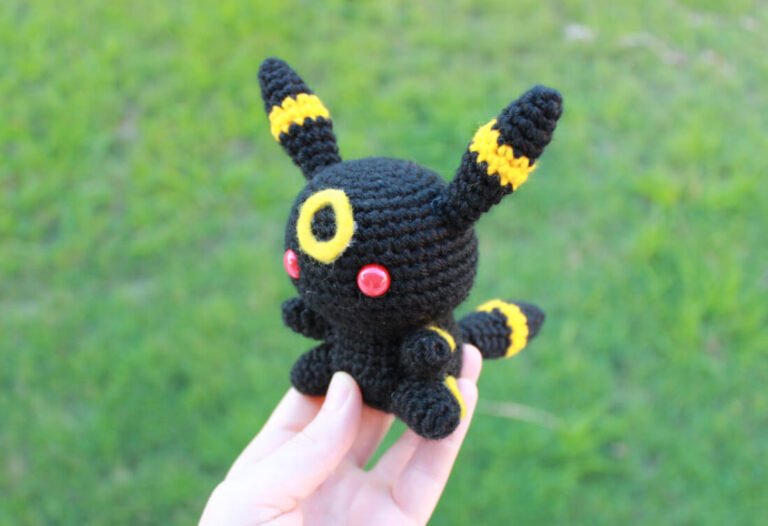 Umbreon Amigurumi Toy FREE PATTERN