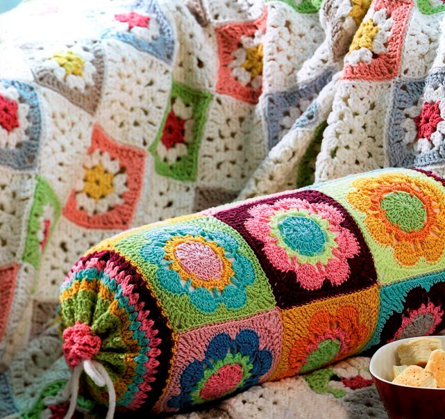 Crochet Cylinder Shaped Pillow FREE PATTERN