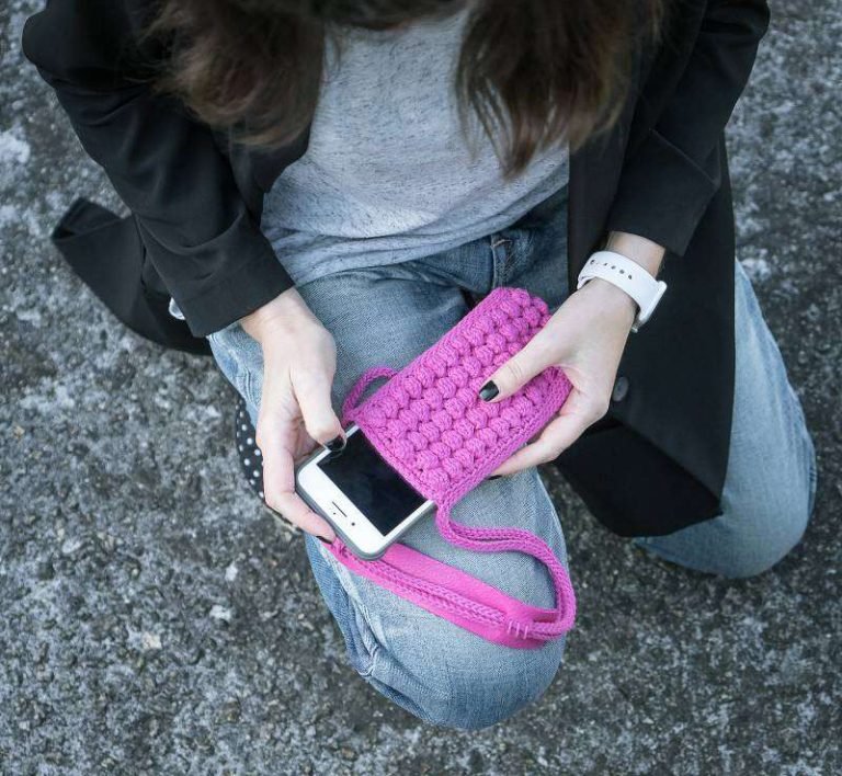 Crochet Puff Mobile Cover FREE PATTERN