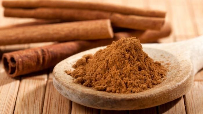 Mixing vinegar and cinnamon together solves a big problem at home: turning