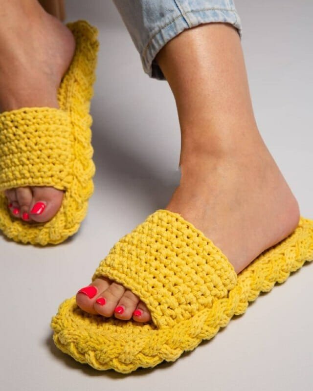 Crochet Trapillo Slippers (Video) FREE PATTERN